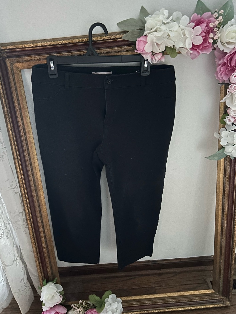 Women’s Black Stretch Crop Pants